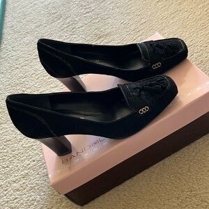 EUC Bandlino Suede Pumps